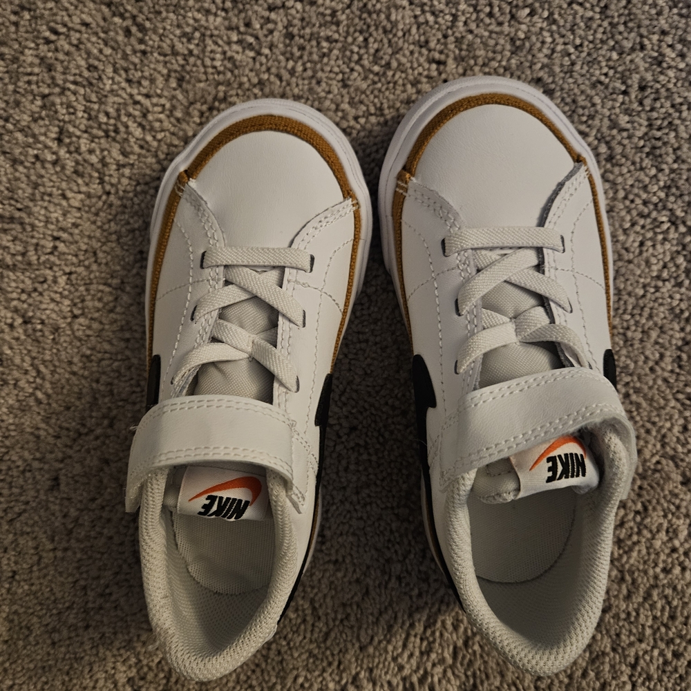 Excellent Condition Nike Kids White and Tan Sneakers